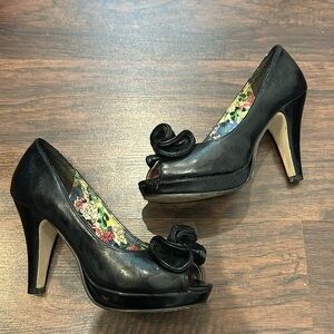 Madden Girl Karlla Black Peep Toe Pump Sz 7